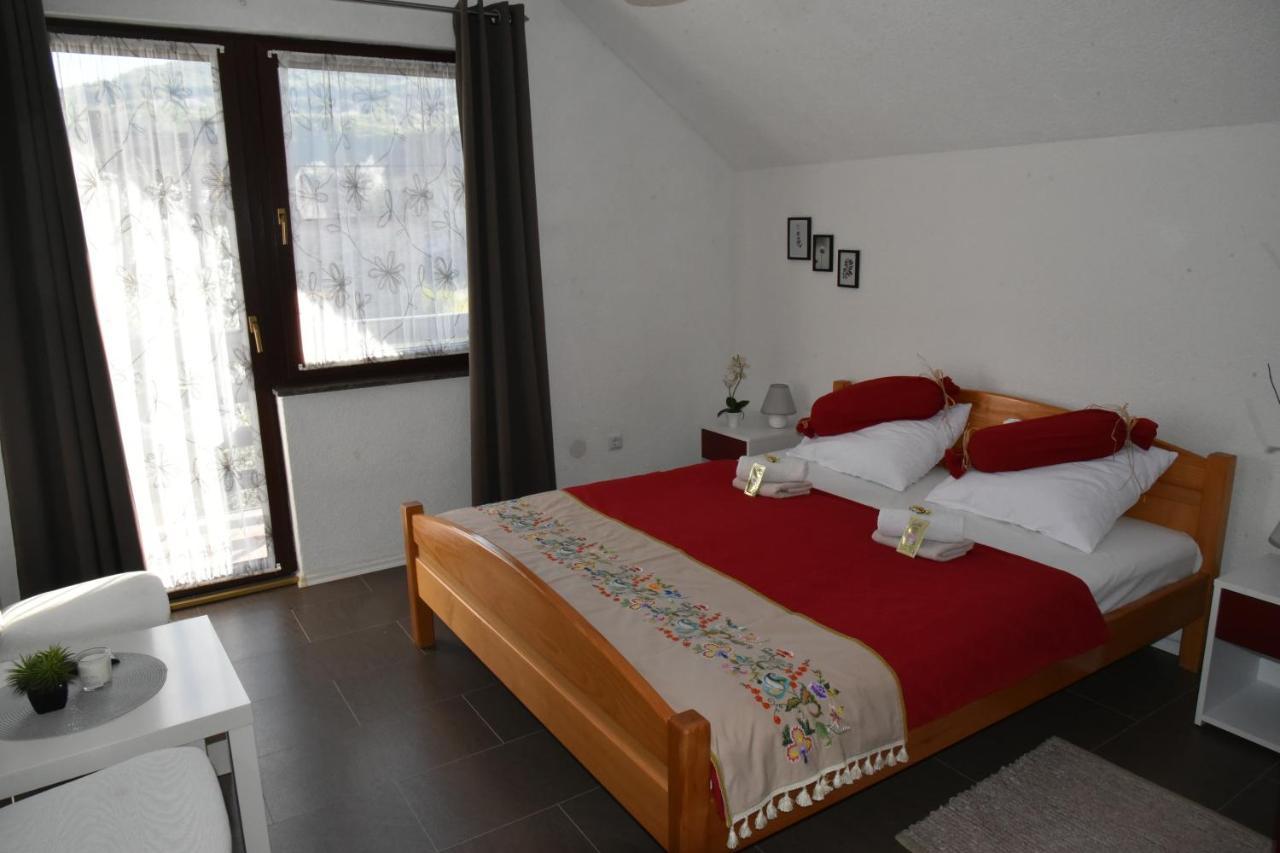 Apartment Bobic Licko Petrovo Selo Exteriér fotografie
