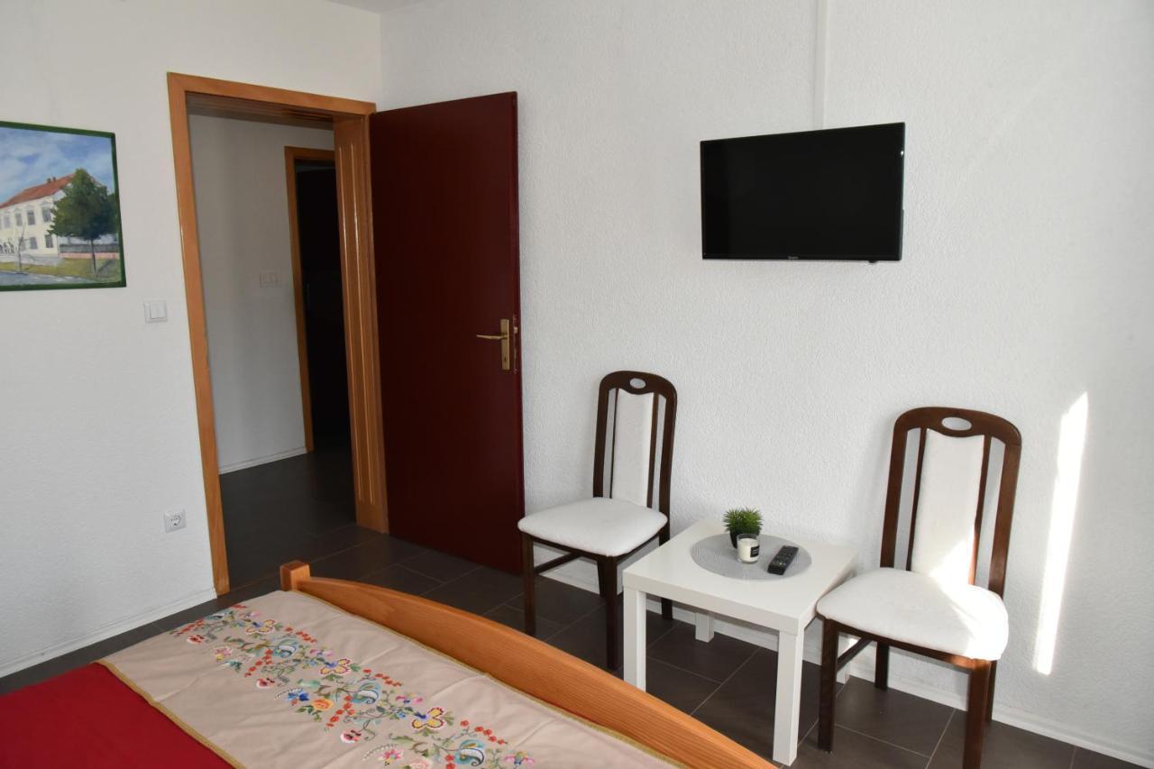 Apartment Bobic Licko Petrovo Selo Exteriér fotografie